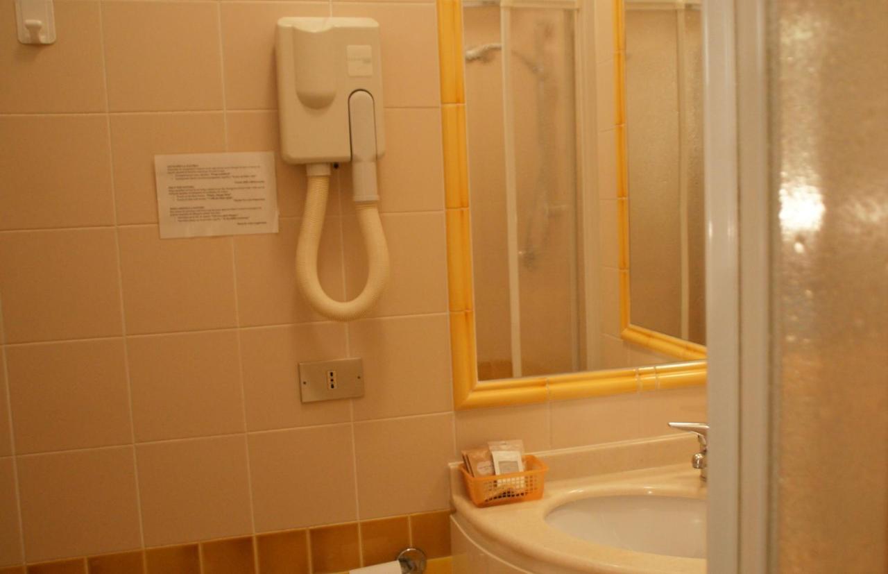 Hotel Verudella Rimini Luaran gambar